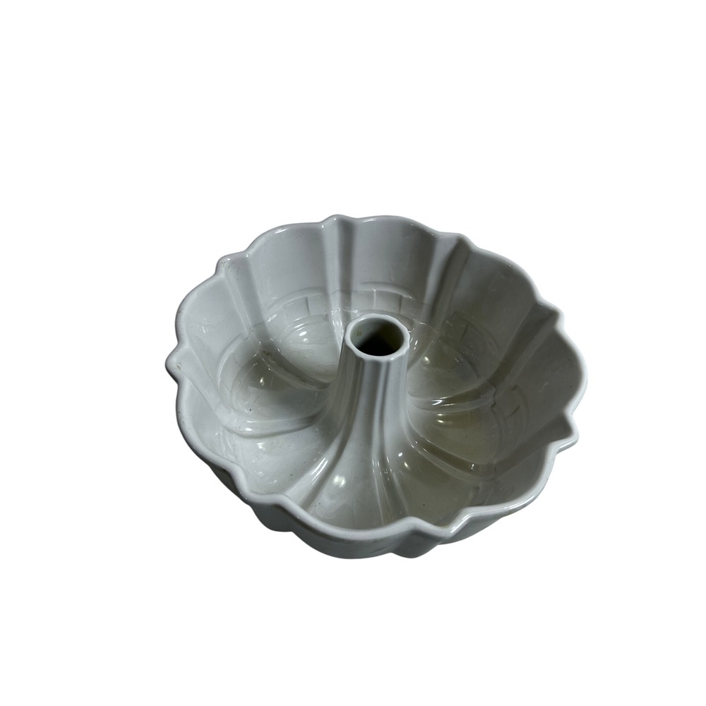 Longaberger Pottery Bundt Pan 9.5 Inch Cream White Vitrified Ceramic Bakeware